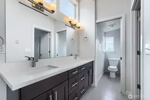 911 N 104th St, Seattle, WA 98133 - Photo 21