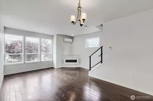 911 N 104th St, Seattle, WA 98133 - Photo 5