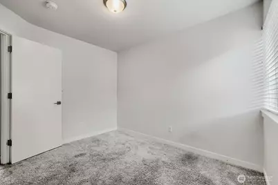 911 N 104th Street #B, Seattle, WA 98133 - Photo 27