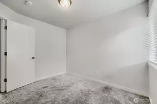 911 N 104th St, Seattle, WA 98133 - Photo 27