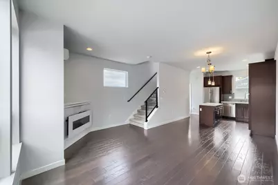 911 N 104th Street #B, Seattle, WA 98133 - Photo 7