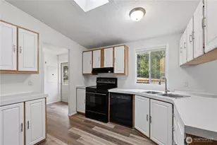 27412 NE 45th St, Redmond, WA 98053 - Photo 9