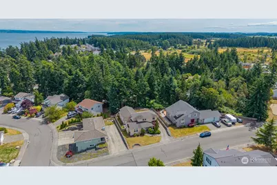 2140 SW Vista Park Drive, Oak Harbor, WA 98277 - Photo 37