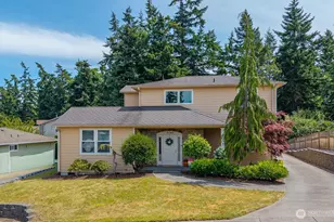 2140 SW Vista Park Dr, Oak Harbor, WA 98277 - Photo 3