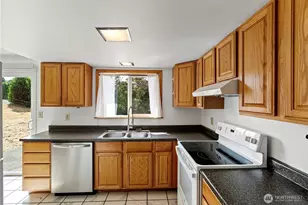 1527 Sylvan Way, Bremerton, WA 98310 - Photo 9