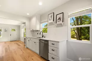 11558 Fremont Ave, Seattle, WA 98133 - Photo 11