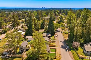 11558 Fremont Ave, Seattle, WA 98133 - Photo 31