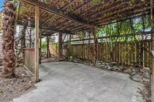 1823 E Shelby St, Seattle, WA 98112 - Photo 29