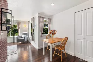 300 10th Ave, Seattle, WA 98122 - Photo 5