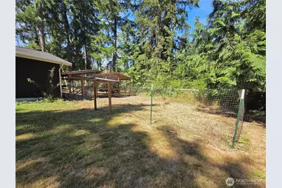 31719 41st Avenue E, Eatonville, WA 98328 - Photo 29