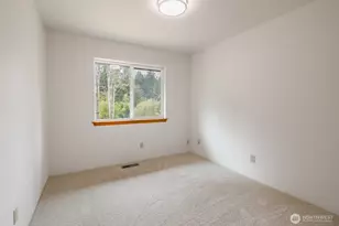 19519 6th St Ct E, Lake Tapps, WA 98391 - Photo 17
