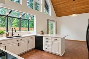 19519 6th St Ct E, Lake Tapps, WA 98391 - Photo 3