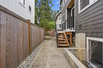 12229 NE 100th Street, Kirkland, WA 98033 - Photo 17