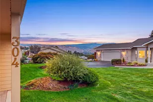 1380 Eastmont Ave, East Wenatchee, WA 98802 - Photo 3