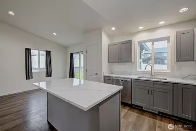 161 Berryman Way, Malaga, WA 98828 - Photo 3