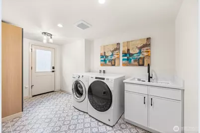 210 N 115th Street, Seattle, WA 98133 - Photo 35