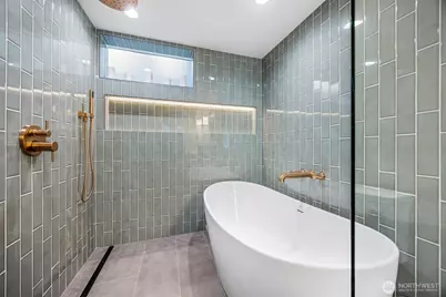 210 N 115th Street, Seattle, WA 98133 - Photo 31