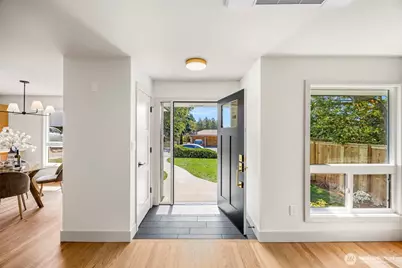 210 N 115th Street, Seattle, WA 98133 - Photo 5