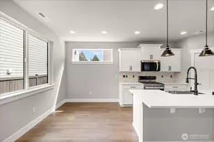 221 156th Pl SW, Lynnwood, WA 98087 - Photo 13