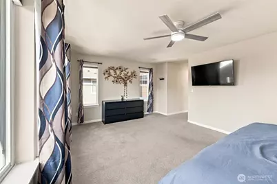 18817 Village Parkway E, Bonney Lake, WA 98391 - Photo 13