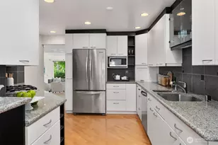 10307 NE 19th Pl, Bellevue, WA 98004 - Photo 5