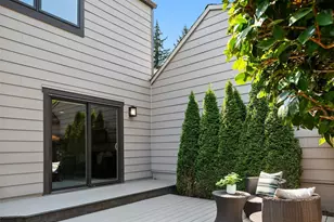 10307 NE 19th Pl, Bellevue, WA 98004 - Photo 19