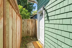 303 N 64th St, Seattle, WA 98103 - Photo 21