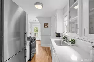 7520 Linden Ave N, Seattle, WA 98103 - Photo 15