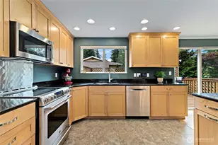 14859 NE 13th St, Bellevue, WA 98007 - Photo 15