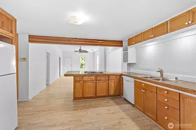 2140 Harris Avenue, Bellingham, WA 98225 - Photo 11