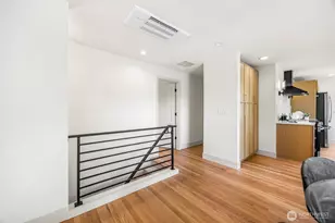 210 N 115th St, Seattle, WA 98133 - Photo 9
