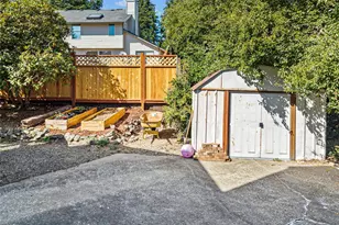 10247 Hamilton Pl NW, Silverdale, WA 98383 - Photo 7