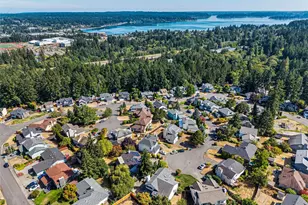 10247 Hamilton Pl NW, Silverdale, WA 98383 - Photo 5