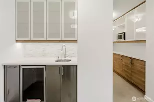 2100 3rd Ave, Seattle, WA 98121 - Photo 3