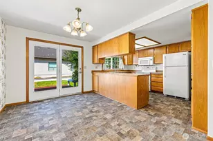 112 W 2nd St, Everson, WA 98247 - Photo 9