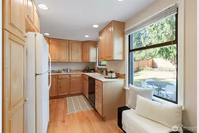 16025 10th Ave NE, Shoreline, WA 98155 - Photo 13