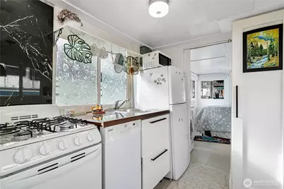 2040 Westlake Avenue N #Slip14, Seattle, WA 98109 - Photo 9