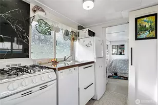 2040 Westlake Ave N, Seattle, WA 98109 - Photo 9
