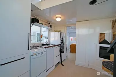 2040 Westlake Avenue N #Slip14, Seattle, WA 98109 - Photo 3