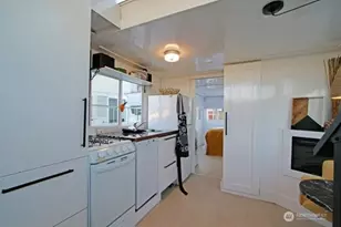 2040 Westlake Ave N, Seattle, WA 98109 - Photo 3