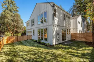 121 N 136th St, Seattle, WA 98133 - Photo 13