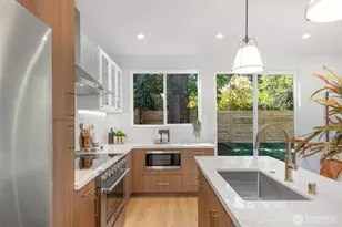 121 N 136th St, Seattle, WA 98133 - Photo 7