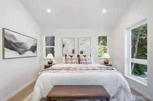 121 N 136th St, Seattle, WA 98133 - Photo 19