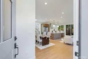 121 N 136th St, Seattle, WA 98133 - Photo 3