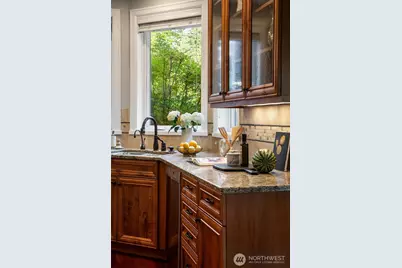12729 NE 105th Court, Kirkland, WA 98033 - Photo 11