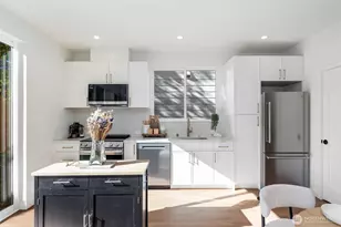 123 N 136th St, Seattle, WA 98133 - Photo 9