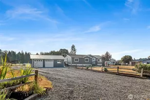 7633 Avery Ln, Custer, WA 98240 - Photo 5