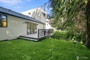 4011 SW Maryland Pl, Seattle, WA 98116 - Photo 27