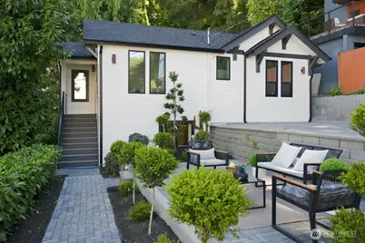 4011 SW Maryland Place, Seattle, WA 98116 - Photo 1