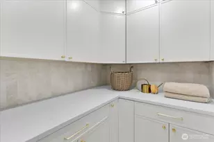 4011 SW Maryland Pl, Seattle, WA 98116 - Photo 21